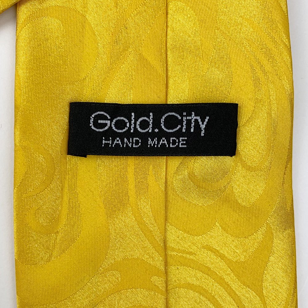 Warner Bros Looney Tunes Where's The Birdie Tie - Picture 7 of 8